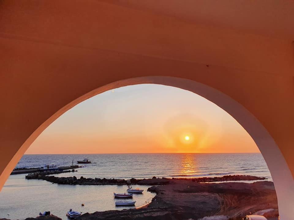 Rodothea And Adams On The Beach, Santorini Монолітос Екстер'єр фото