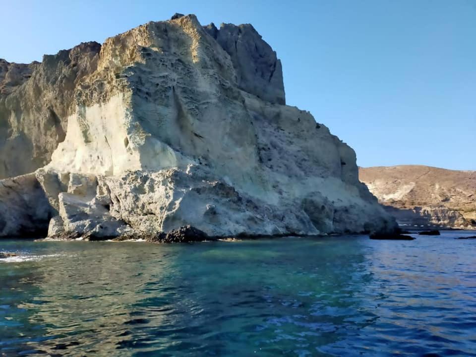 Rodothea And Adams On The Beach, Santorini Монолітос Екстер'єр фото